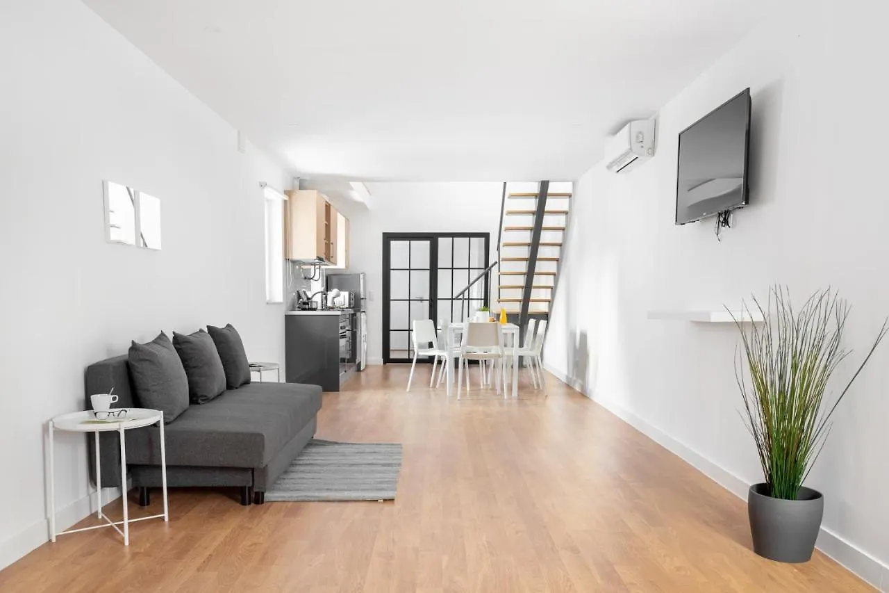 Altido Stylish 2-Level Flats Near Ajuda Palace Lisbon 0*,