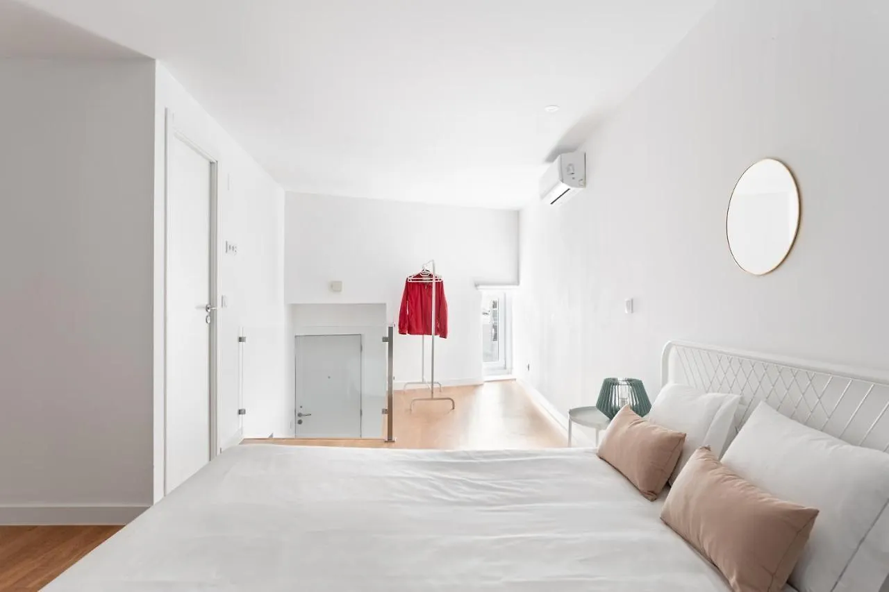Altido Stylish 2-Level Flats Near Ajuda Palace contacts
