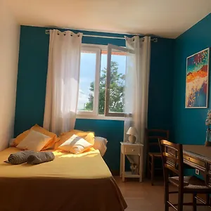  Habitación en casa particular Avec Piscine Francia