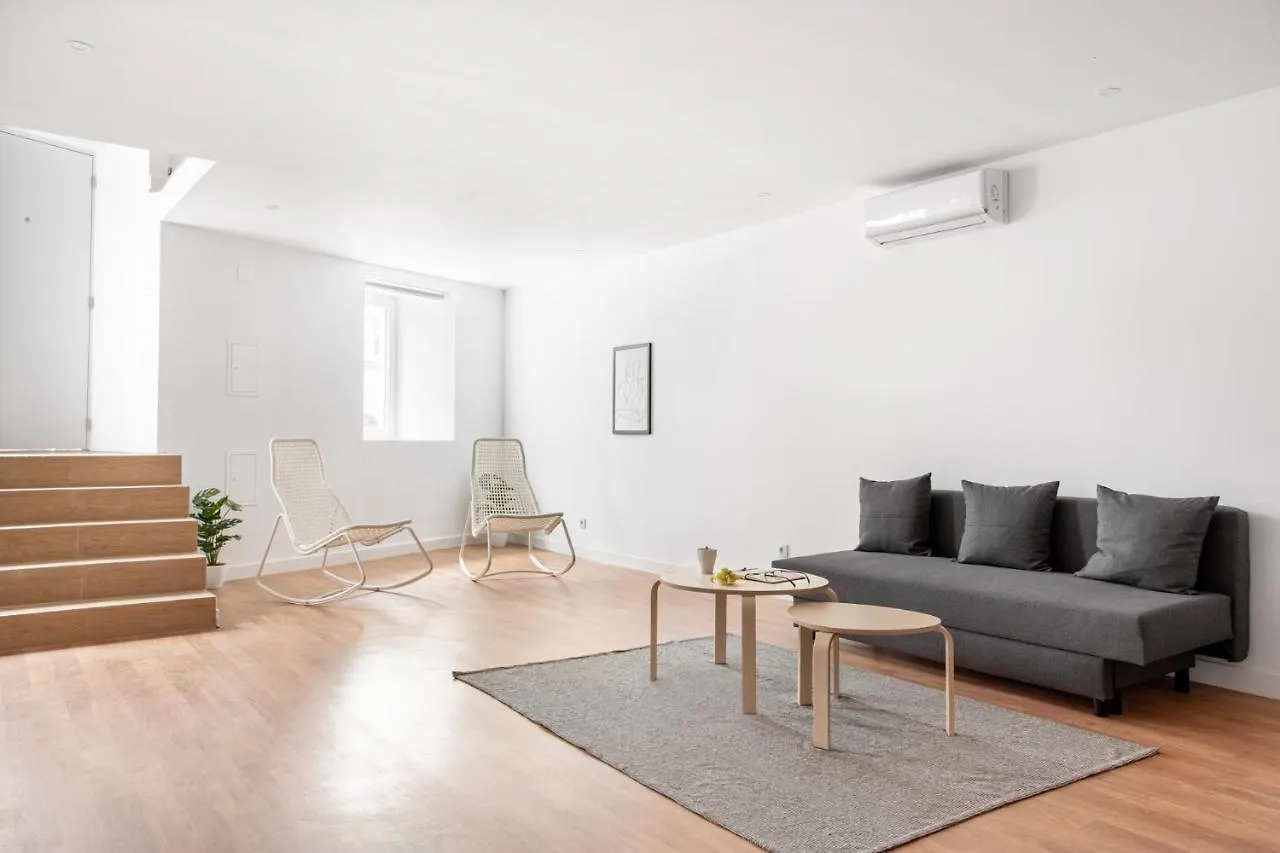 Altido Stylish 2-Level Flats Near Ajuda Palace Lisbon 0*,